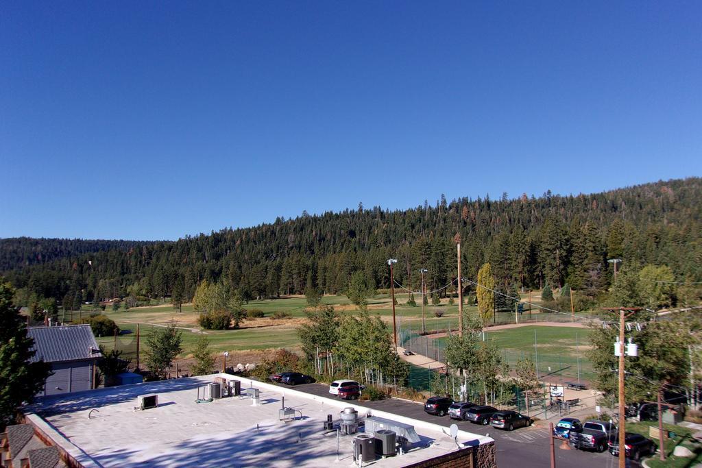 Pepper Tree Inn Tahoe City Exterior photo