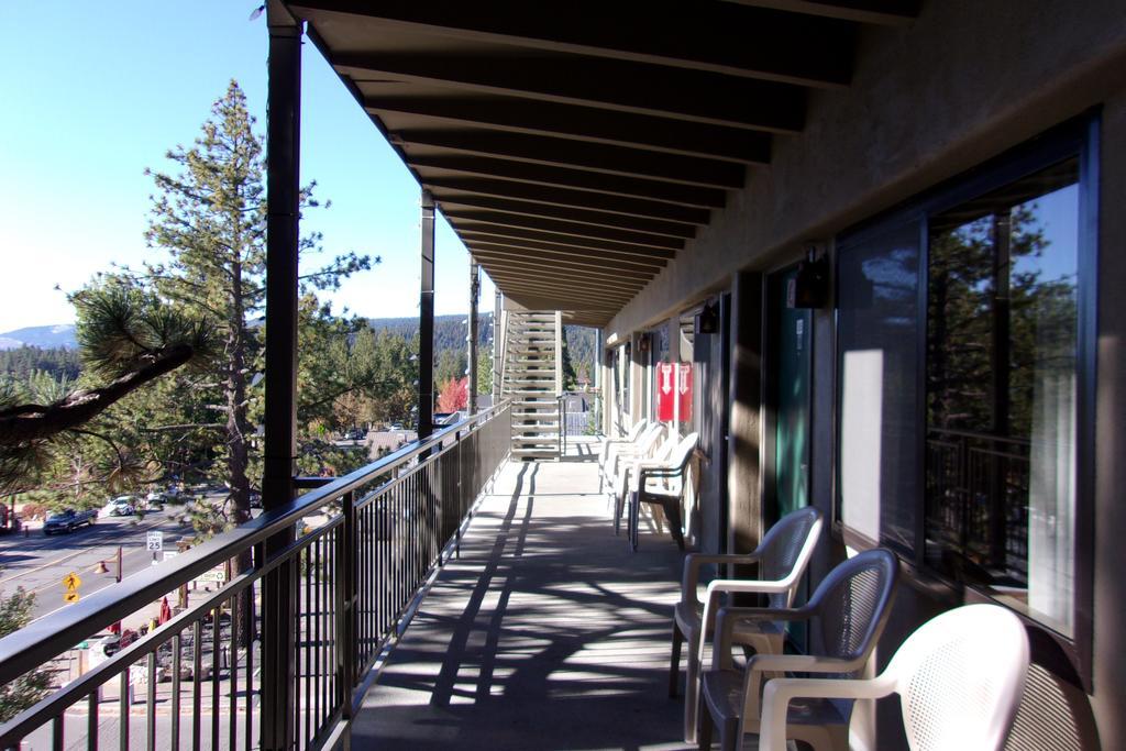 Pepper Tree Inn Tahoe City Exterior photo