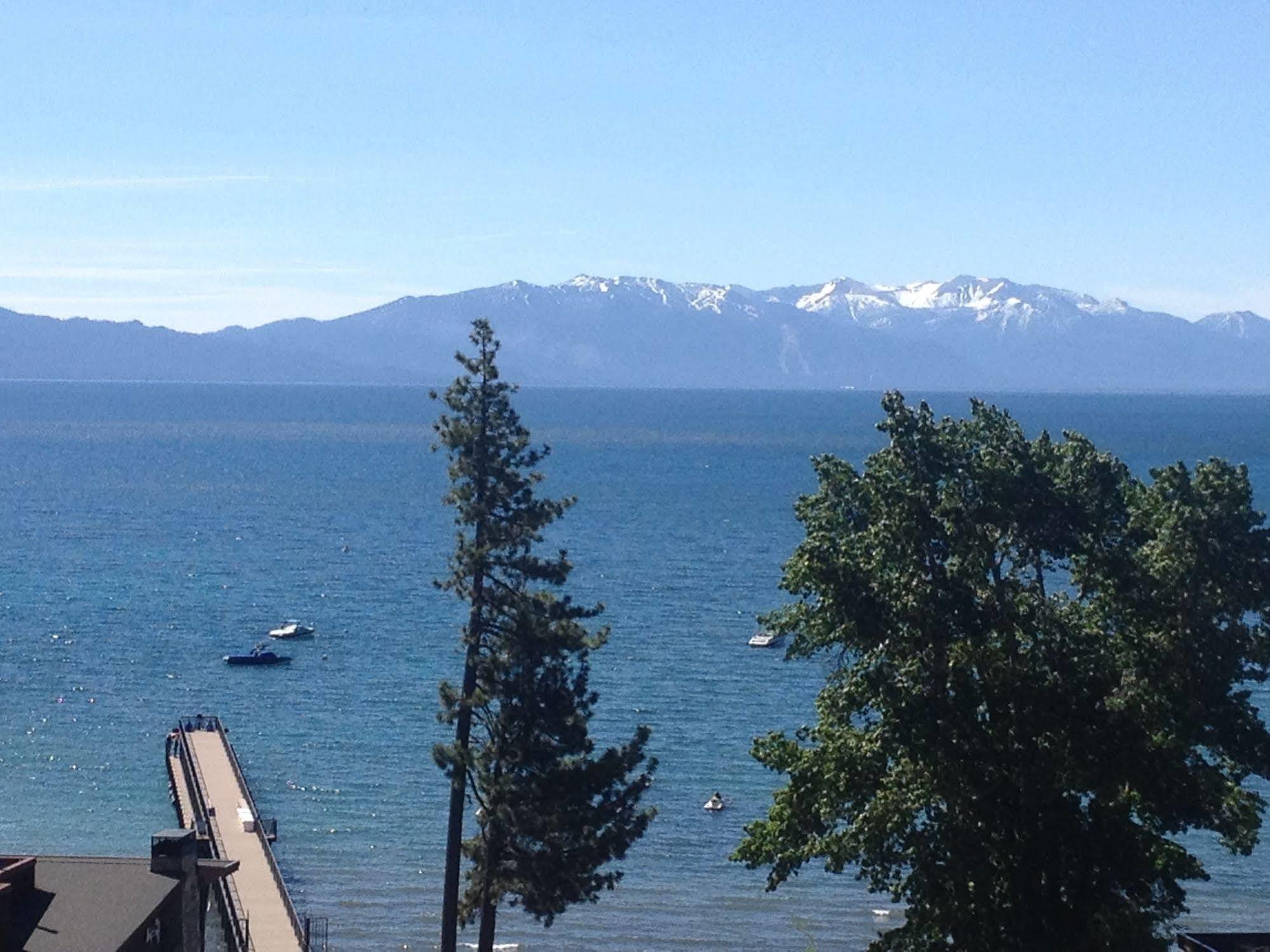 Pepper Tree Inn Tahoe City Exterior photo
